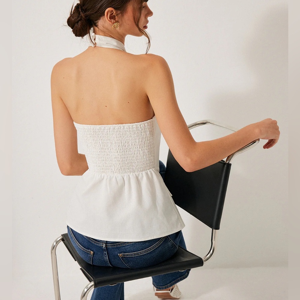 43 Cotton & Linen Cross-Back Halter Top With Decor Pockets - Picture 2 of 3